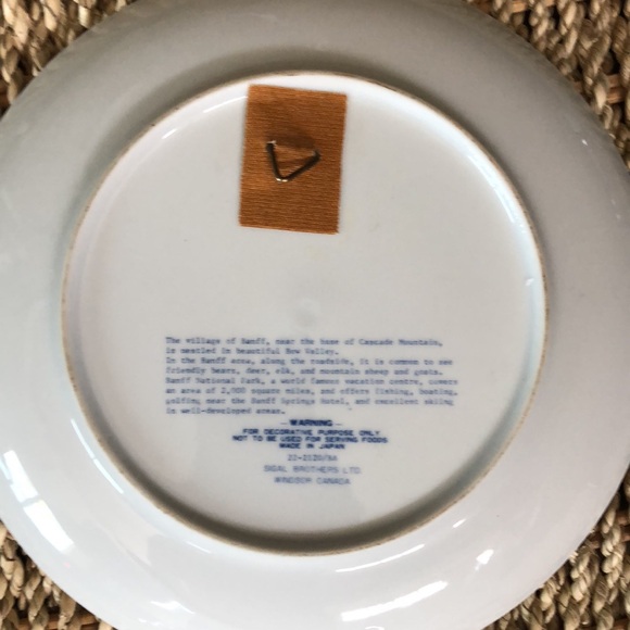 Banff, Alberta - collectible plate - Picture 2 of 2